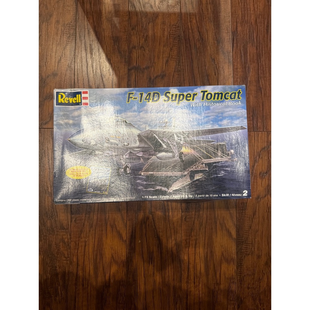 Revell F-14D Super Tomcat 1:72 Scale Model Kit 6866 with Historical Book